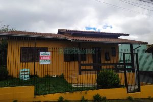 Casa com 230m², 3 dormitórios, 2 vagas, no bairro Diamantino em Caxias do Sul para Comprar
