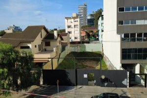 Terreno com 493m², no bairro Jardim América em Caxias do Sul para Comprar