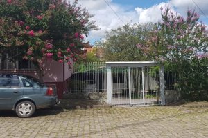 Casa, 3 dormitórios, 2 vagas, no bairro Rio Branco em Caxias do Sul para Comprar
