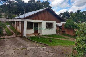Casa com 100m², 3 dormitórios, 1 vaga, no bairro Panazzolo em Caxias do Sul para Comprar