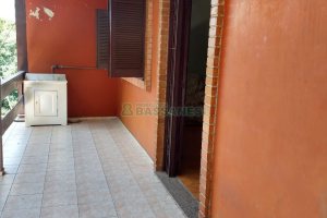 Casa com 197m², 3 dormitórios, 1 vaga, no bairro Santa Corona em Caxias do Sul para Comprar