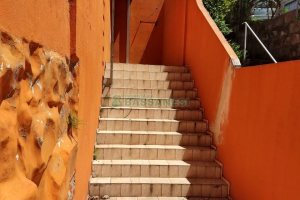 Casa com 197m², 3 dormitórios, 1 vaga, no bairro Santa Corona em Caxias do Sul para Comprar