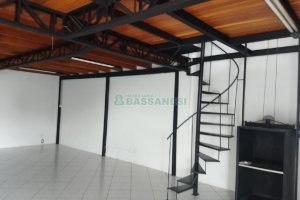 Loja com 101m², 1 vaga, no bairro Rio Branco em Caxias do Sul para Comprar