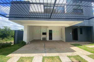 Sobrado com 92m², 2 dormitórios, 2 vagas, no bairro Nossa Senhora da Saúde em Caxias do Sul para Comprar