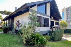 Casa com 407m², 3 dormitórios, 4 vagas, no bairro Bela Vista em Caxias do Sul para Alugar