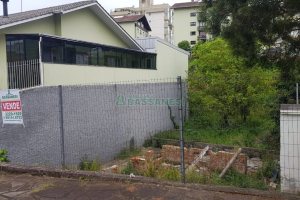 Terreno com 330m², no bairro Marechal Floriano em Caxias do Sul para Comprar