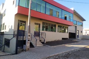 Pavilhão com 1400m², 15 vagas, no bairro Ana Rech em Caxias do Sul para Alugar