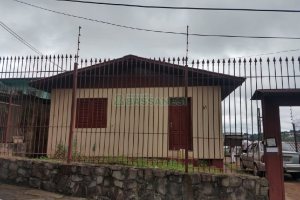 Casa com 100m², 3 dormitórios, no bairro Universitário em Caxias do Sul para Comprar