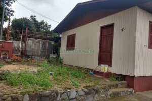 Casa com 100m², 3 dormitórios, no bairro Universitário em Caxias do Sul para Comprar