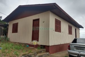 Casa com 100m², 3 dormitórios, no bairro Universitário em Caxias do Sul para Comprar