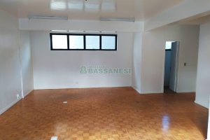 Sala com 50m², 1 vaga, no bairro Centro em Caxias do Sul para Alugar