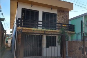 Casa com 200m², 3 dormitórios, 1 vaga, no bairro Pio X em Caxias do Sul para Comprar