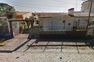 Casa com 200m², 3 dormitórios, 1 vaga, no bairro Sagrada Família em Caxias do Sul para Comprar