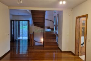 Casa com 195m², 3 dormitórios, 2 vagas, no bairro Galópolis em Caxias do Sul para Comprar