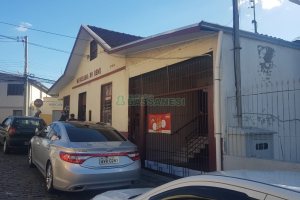 Casa Comercial, no bairro Medianeira em Caxias do Sul para Comprar