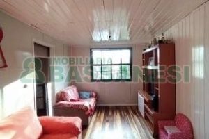 Casa com 99m², 2 dormitórios, 2 vagas, no bairro Cidade Nova em Caxias do Sul para Comprar