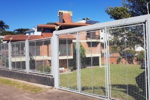 Casa, 3 dormitórios, 4 vagas, no bairro Petrópolis em Caxias do Sul para Comprar