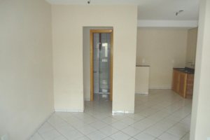 Kitinete com 30m², 1 dormitório, 1 vaga, no bairro Petrópolis em Caxias do Sul para Alugar