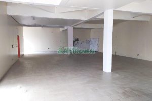 Loja com 239m², no bairro Madureira em Caxias do Sul para Alugar