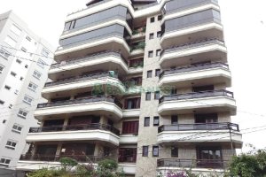 Apartamento com 243m², 4 dormitórios, 4 vagas, no bairro Centro em Caxias do Sul para Comprar