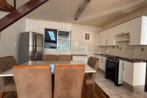 Casa com 98m², 3 dormitórios, 1 vaga, no bairro Esplanada em Caxias do Sul para Alugar