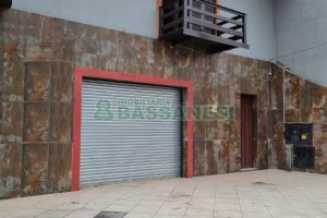 Loja com 331m², no bairro Jardim América em Caxias do Sul para Comprar