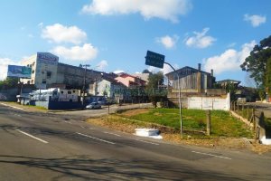 Terreno com 384m², no bairro Sagrada Família em Caxias do Sul para Comprar