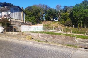 Terreno com 384m², no bairro Sagrada Família em Caxias do Sul para Comprar