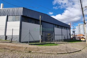 Pavilhão com 380m², no bairro Nossa Senhora de Fátima em Caxias do Sul para Alugar