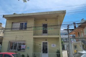 Casa com 200m², 3 dormitórios, 1 vaga, no bairro Rio Branco em Caxias do Sul para Comprar