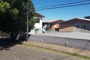 Casa, 4 dormitórios, 1 vaga, no bairro São José em Caxias do Sul para Comprar
