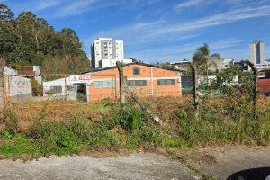 Terreno com 825m², no bairro Sanvitto em Caxias do Sul para Comprar