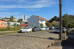 Terreno com 825m², no bairro Sanvitto em Caxias do Sul para Comprar