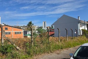 Terreno com 825m², no bairro Sanvitto em Caxias do Sul para Comprar
