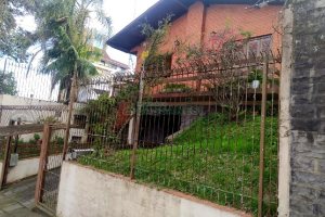 Casa Comercial com 250m², 4 dormitórios, 4 vagas, no bairro Lourdes em Caxias do Sul para Alugar ou Comprar