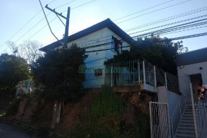 Casa com 200m², 3 dormitórios, 2 vagas, no bairro Bom Pastor em Caxias do Sul para Comprar