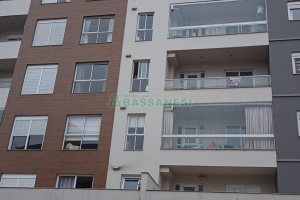 Apartamento com 75m², 2 dormitórios, 1 vaga, no bairro Charqueadas em Caxias do Sul para Comprar