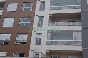 Apartamento com 75m², 2 dormitórios, 1 vaga, no bairro Charqueadas em Caxias do Sul para Comprar