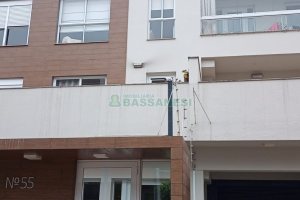 Apartamento com 75m², 2 dormitórios, 1 vaga, no bairro Charqueadas em Caxias do Sul para Comprar