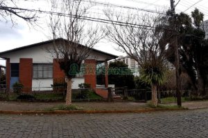 Casa, no bairro Pio X em Caxias do Sul para Comprar