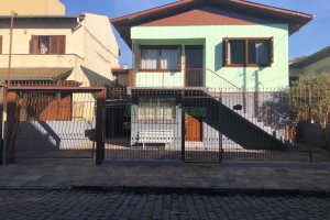 Casa com 246m², 4 dormitórios, 2 vagas, no bairro São José em Caxias do Sul para Comprar