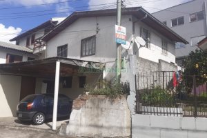 Casa com 200m², 2 dormitórios, no bairro Santa Catarina em Caxias do Sul para Comprar