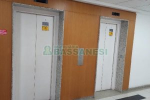 Sala com 488m², 5 vagas, no bairro Sanvitto em Caxias do Sul para Comprar