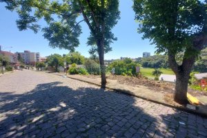 Terreno com 405m², no bairro Cidade Nova em Caxias do Sul para Comprar