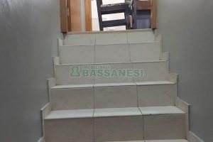 Sobrado com 87m², 2 dormitórios, 1 vaga, no bairro Charqueadas em Caxias do Sul para Comprar