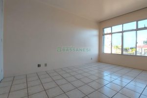 Apartamento com 78m², 3 dormitórios, 1 vaga, no bairro Rio Branco em Caxias do Sul para Alugar