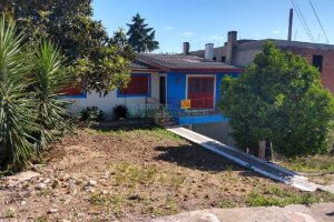 Casa com 236m², 3 dormitórios, 1 vaga, no bairro Santa Corona em Caxias do Sul para Comprar