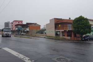Casa com 372m², 3 dormitórios, 2 vagas, no bairro Salgado Filho em Caxias do Sul para Comprar