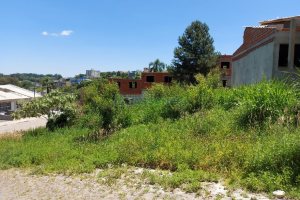 Terreno, no bairro Nossa Senhora das Graças em Caxias do Sul para Comprar