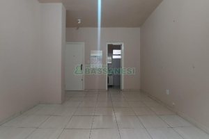 Sala com 18m², no bairro Centro em Caxias do Sul para Alugar ou Comprar